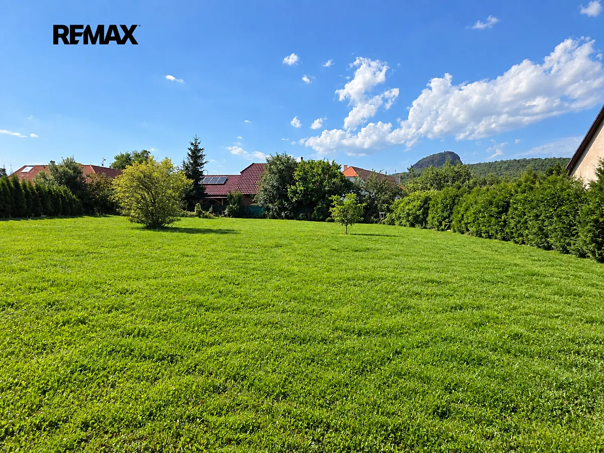 Prodej stavebního pozemku 1750 m²